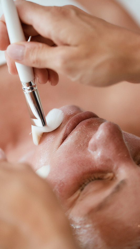 các bước skincare cho da thường sáng và tối